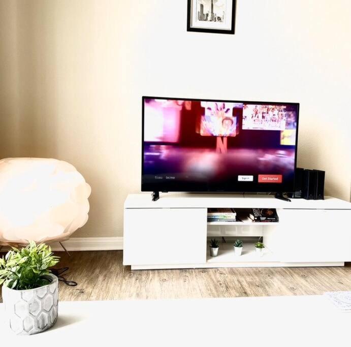 Apartment Mdr 1bd/1ba Escape, Pool-view, Spa, Gym & Parking! *