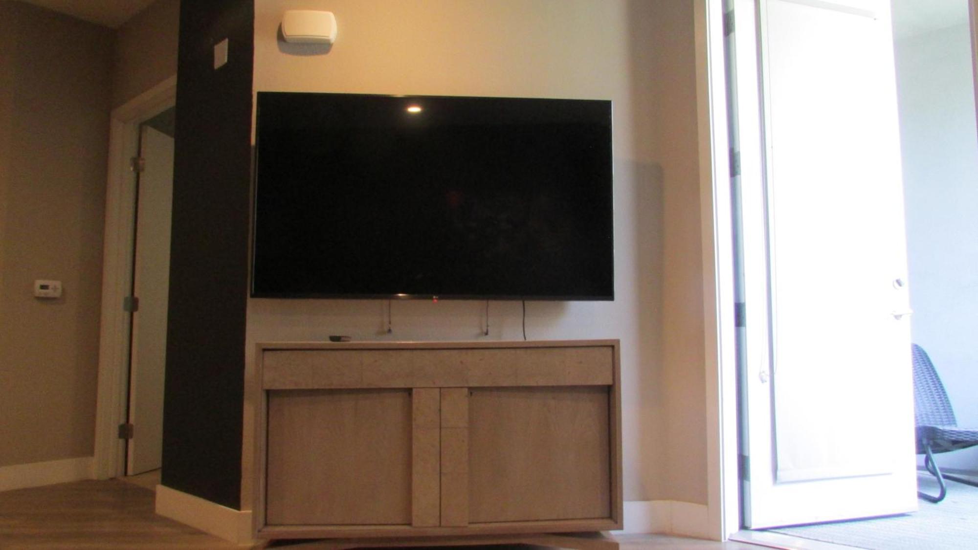 The Santa Monica One Apartment *