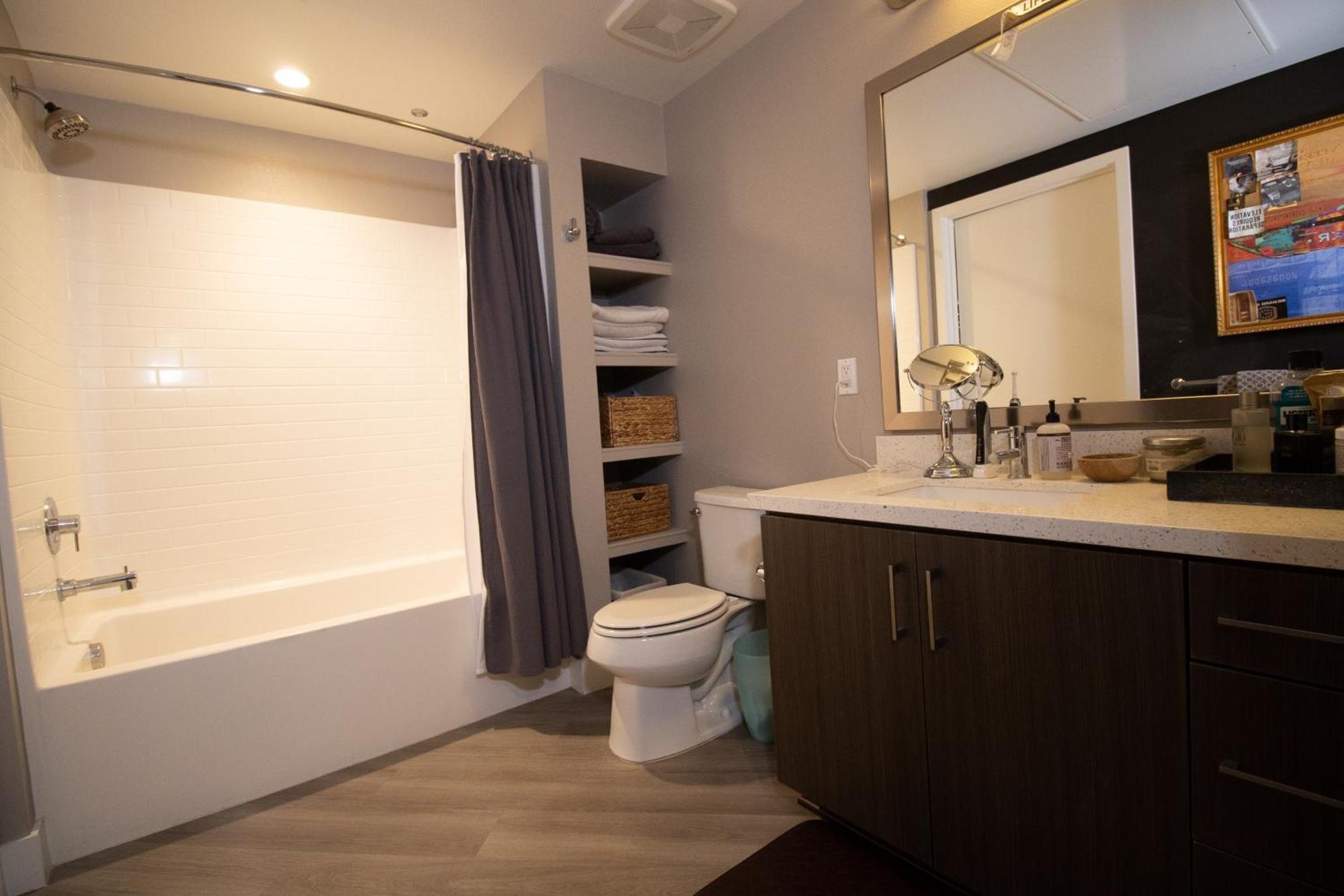 The Santa Monica One Apartment