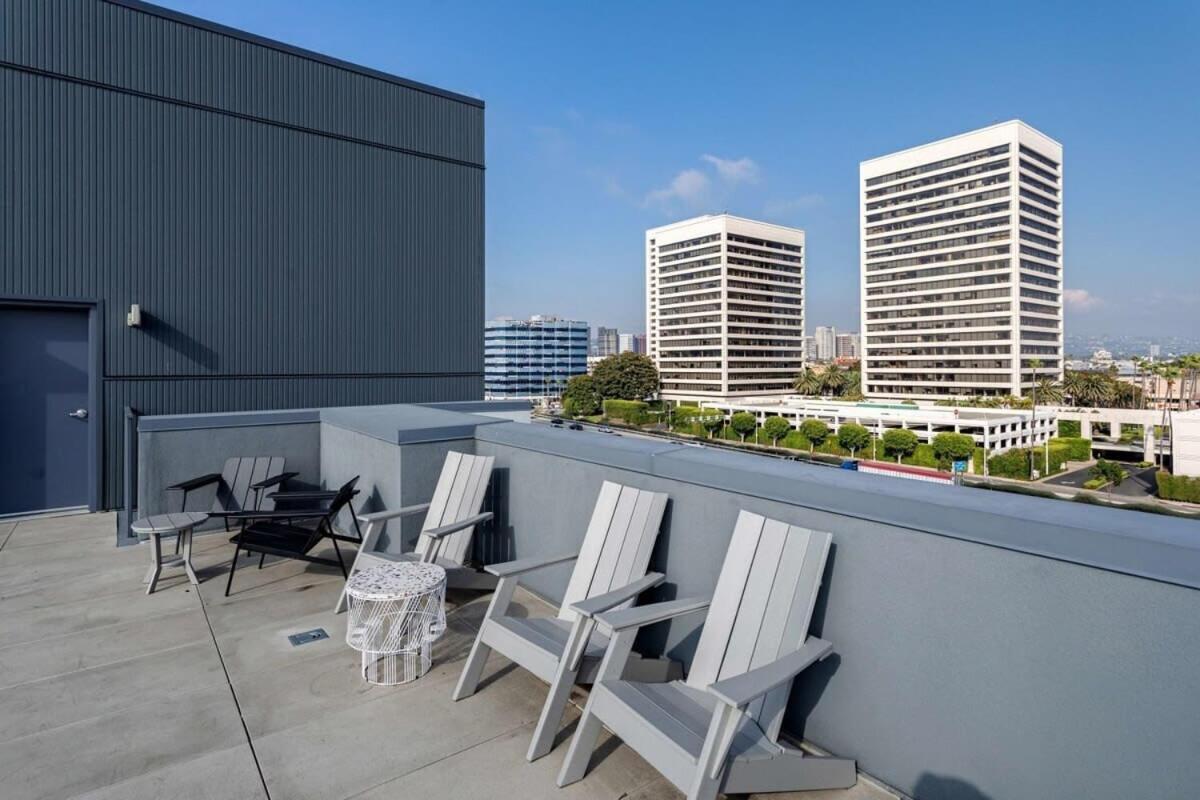 Apartment Ucla Area Coliving W In Unit Closet Los Angeles