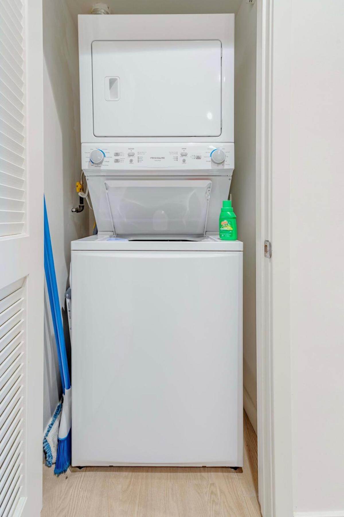 Cozy Coliving Near Ucla In Unit W&d Apartment *
