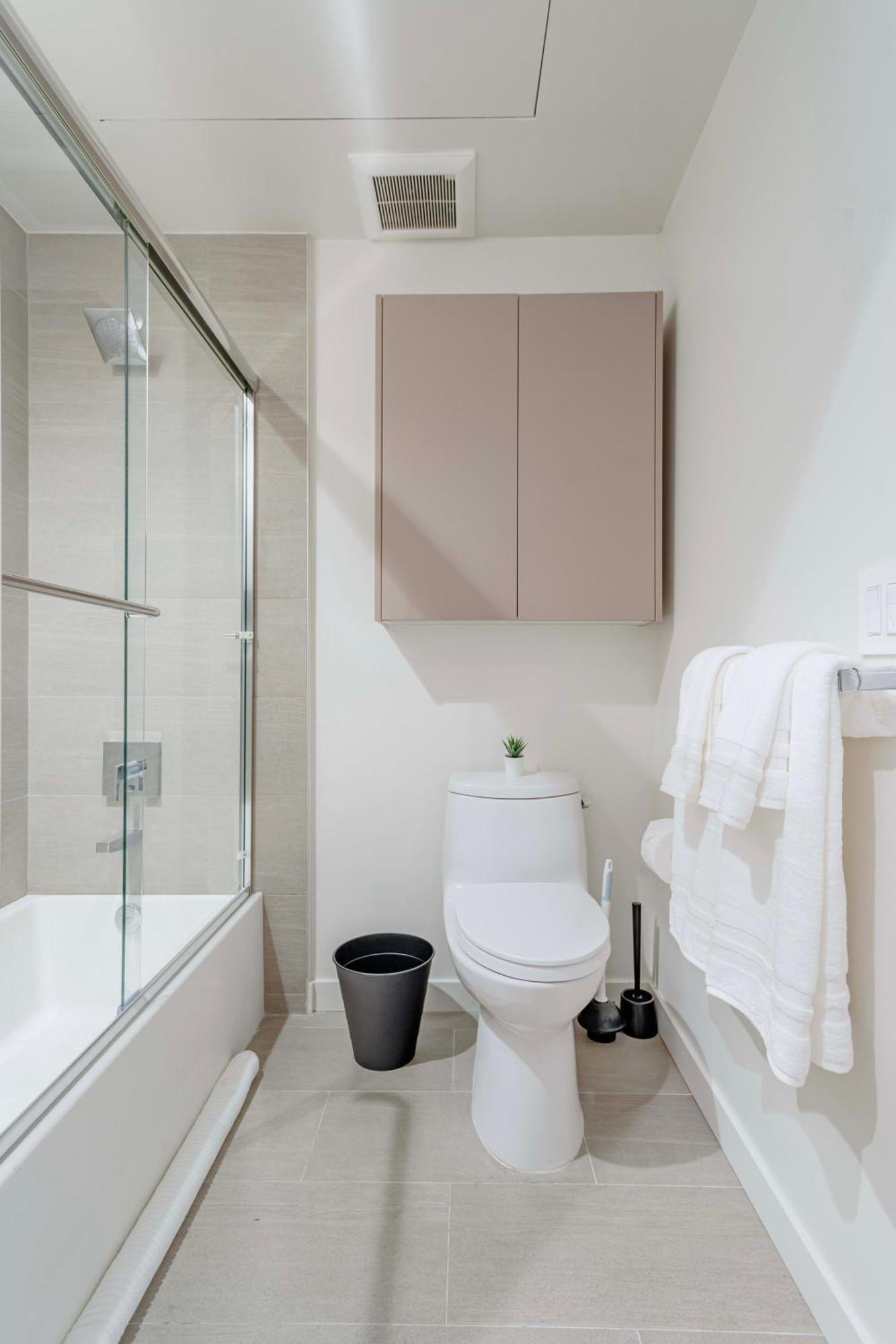 Cozy Coliving Near Ucla In Unit W&d Los Angeles