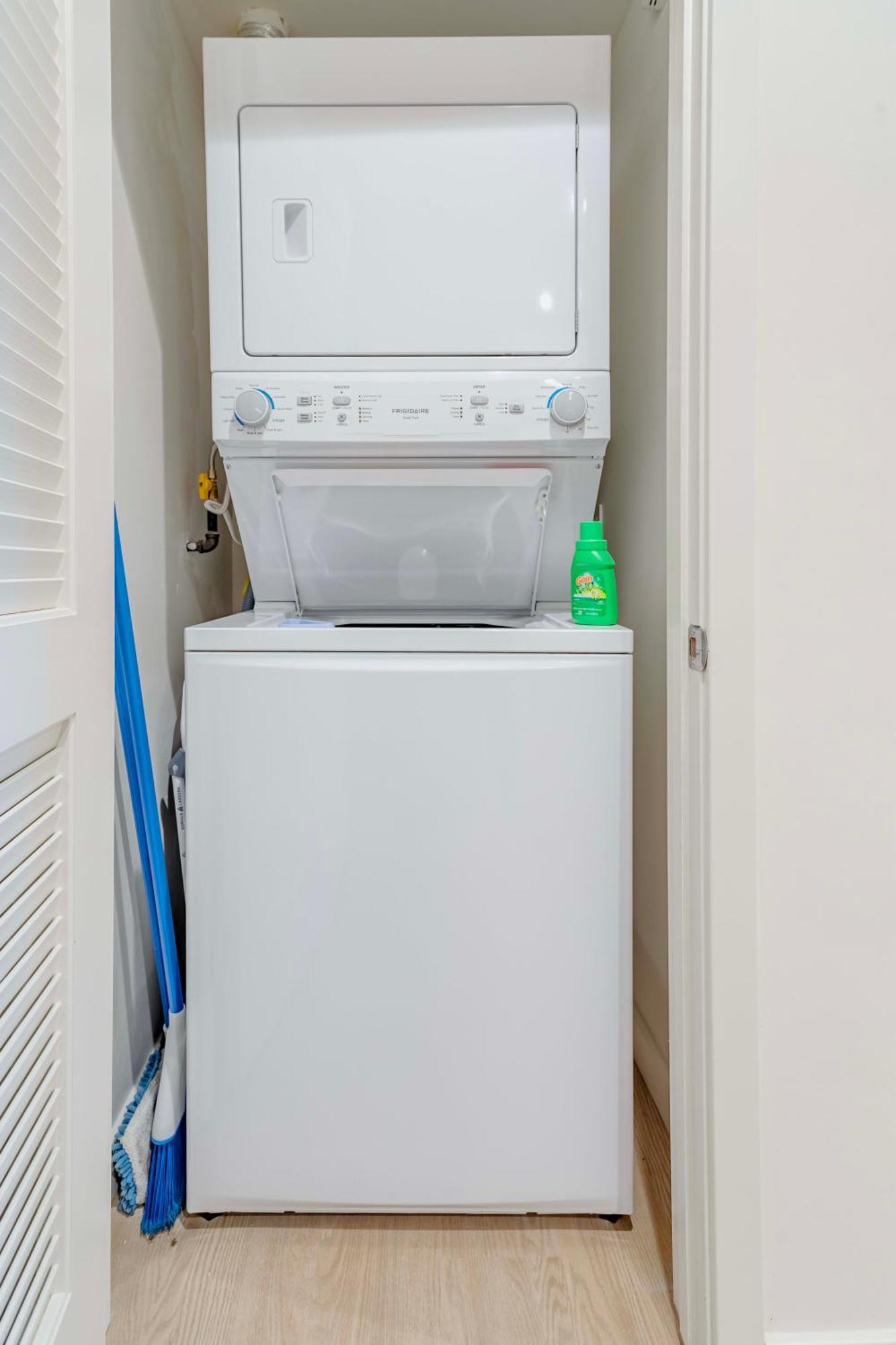 Ucla Area Coliving W In Unit Closet * Los Angeles
