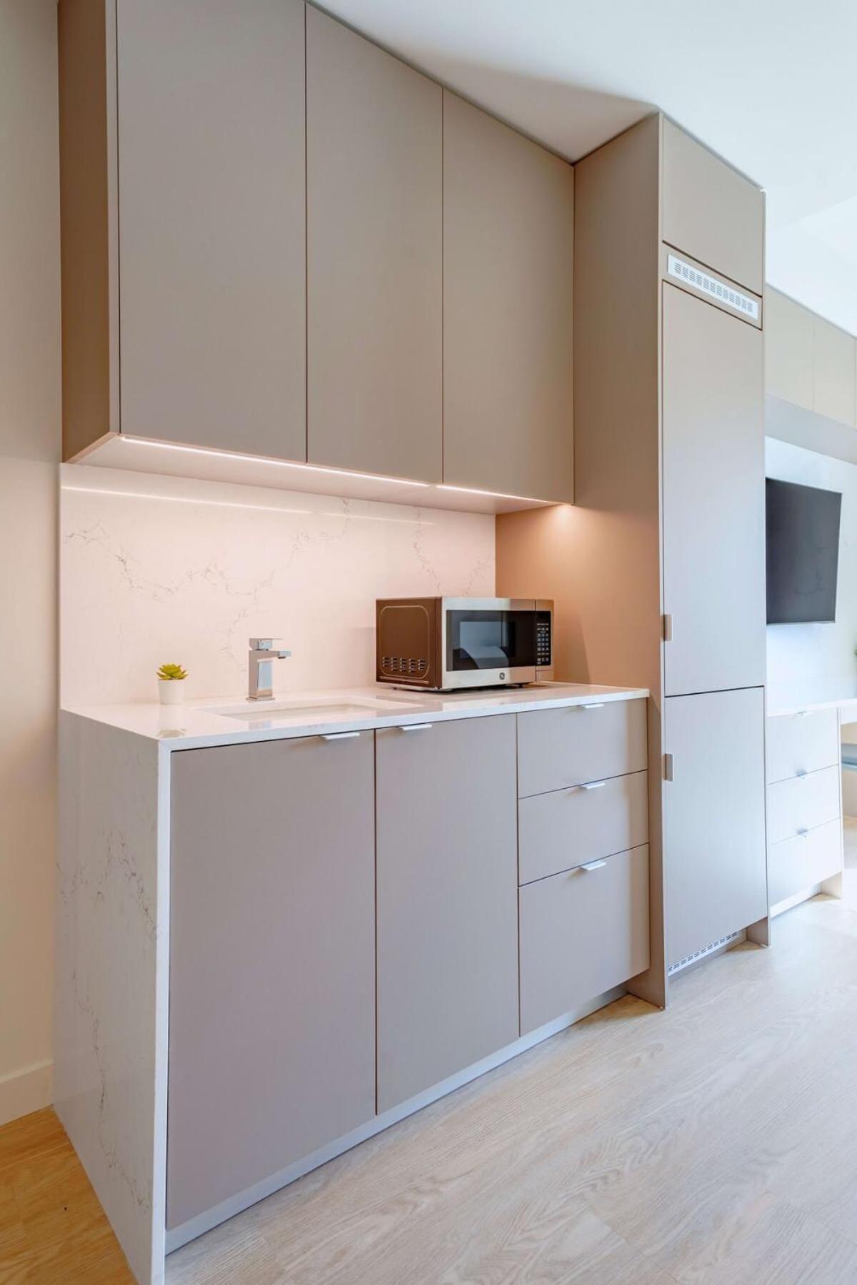 Apartment Stylish Coliving W Walk In Closet Near Ucla Los Angeles