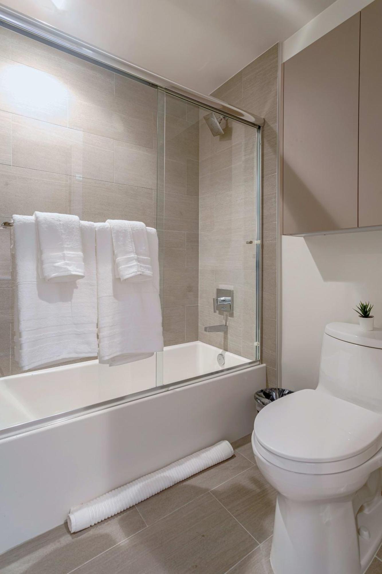 Ucla Area Cozy Coliving W Walk In Closet Los Angeles