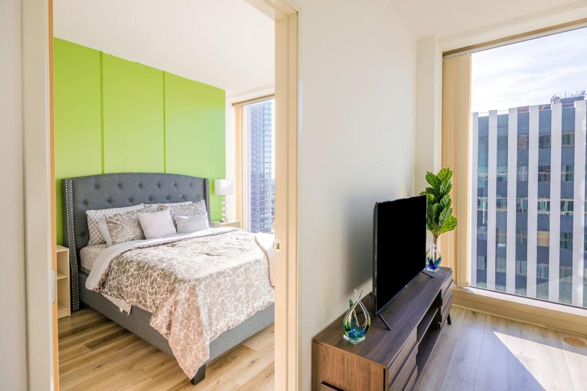 Fabulous And Hollywood Views For 4 Los Angeles