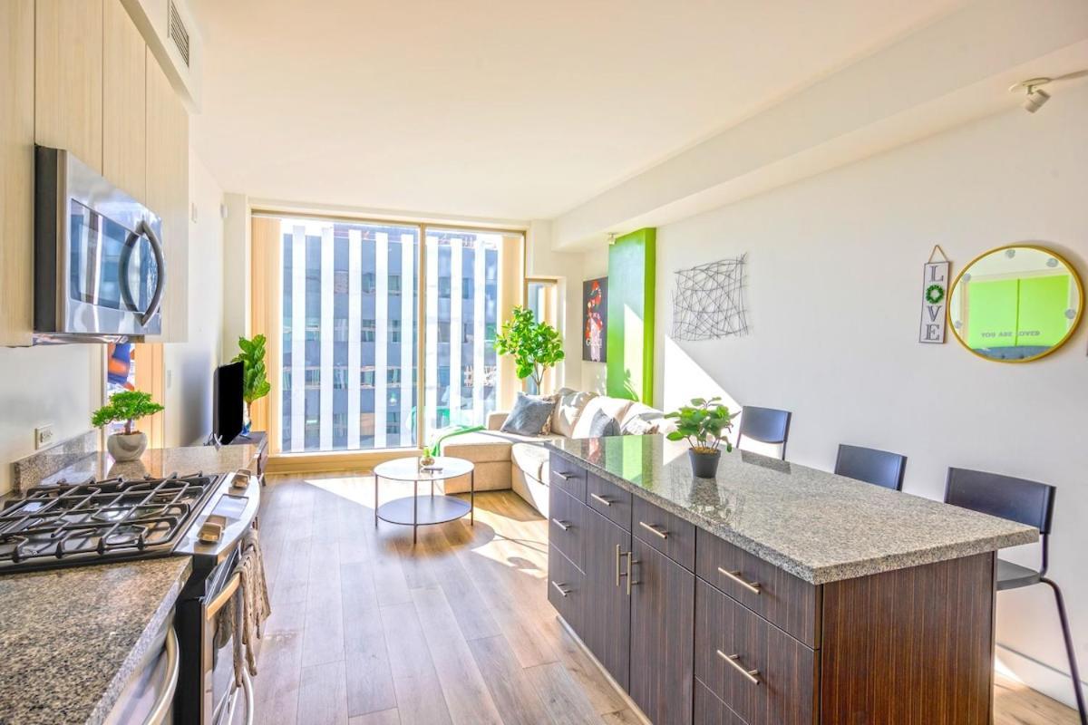 Apartment Fabulous And Hollywood Views For 4 Los Angeles