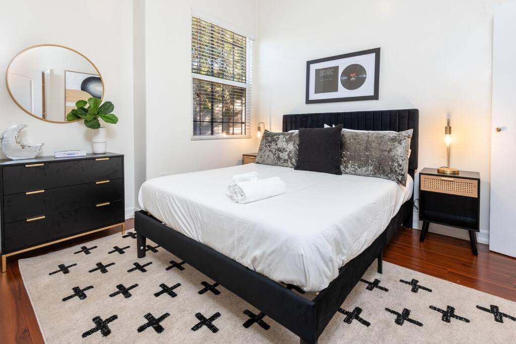 Apartment Sleek & Upscale: Premier 1-br In La!