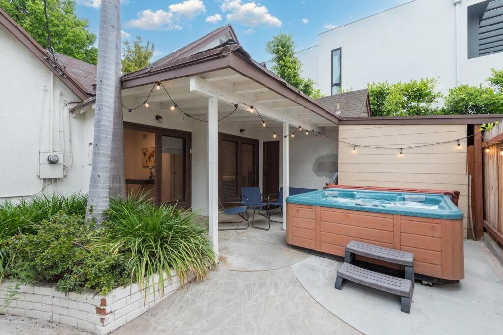 Glamorous West Hollywood Gem Holiday home *