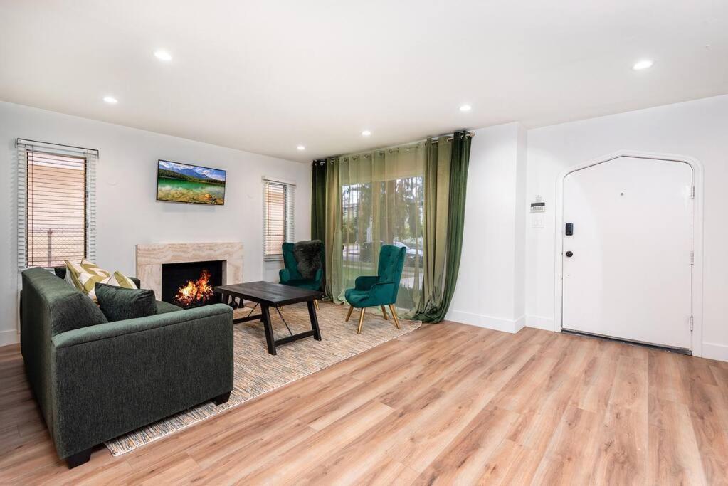 Glamorous West Hollywood Gem *