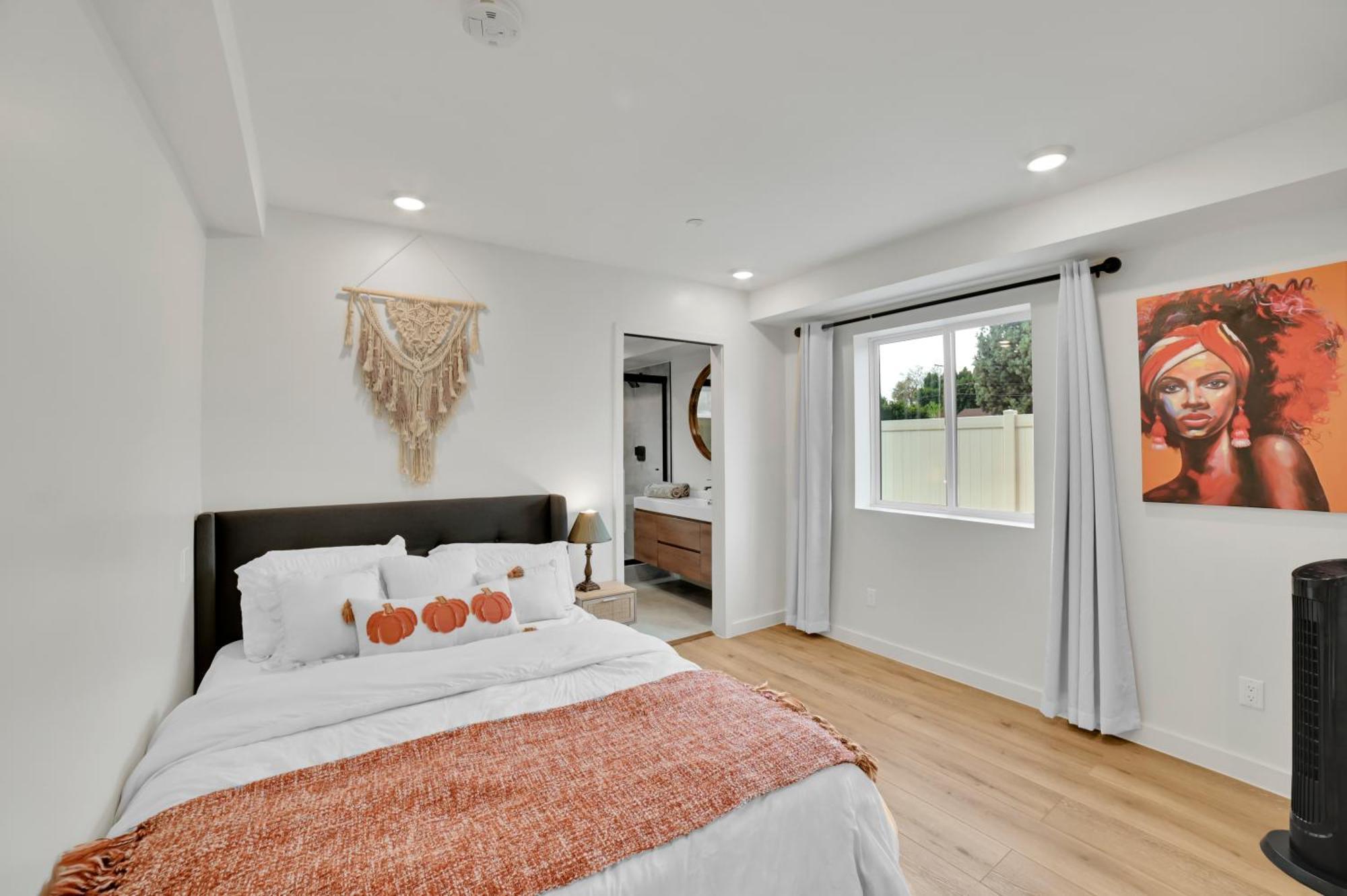Brand New Chic-nest In Prime Location Los Angeles
