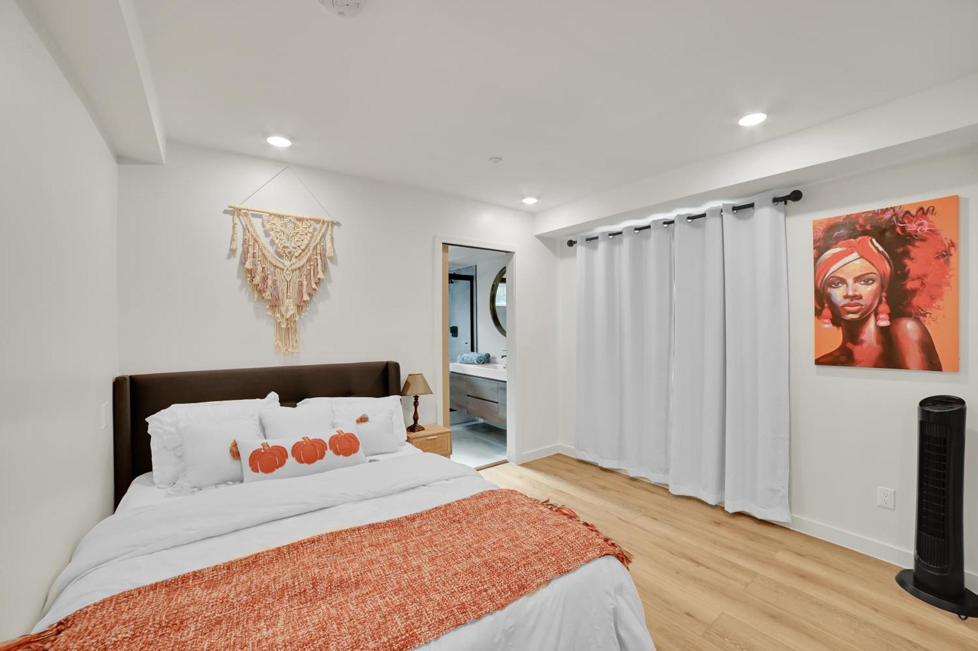 Brand New Chic-nest In Prime Location Los Angeles