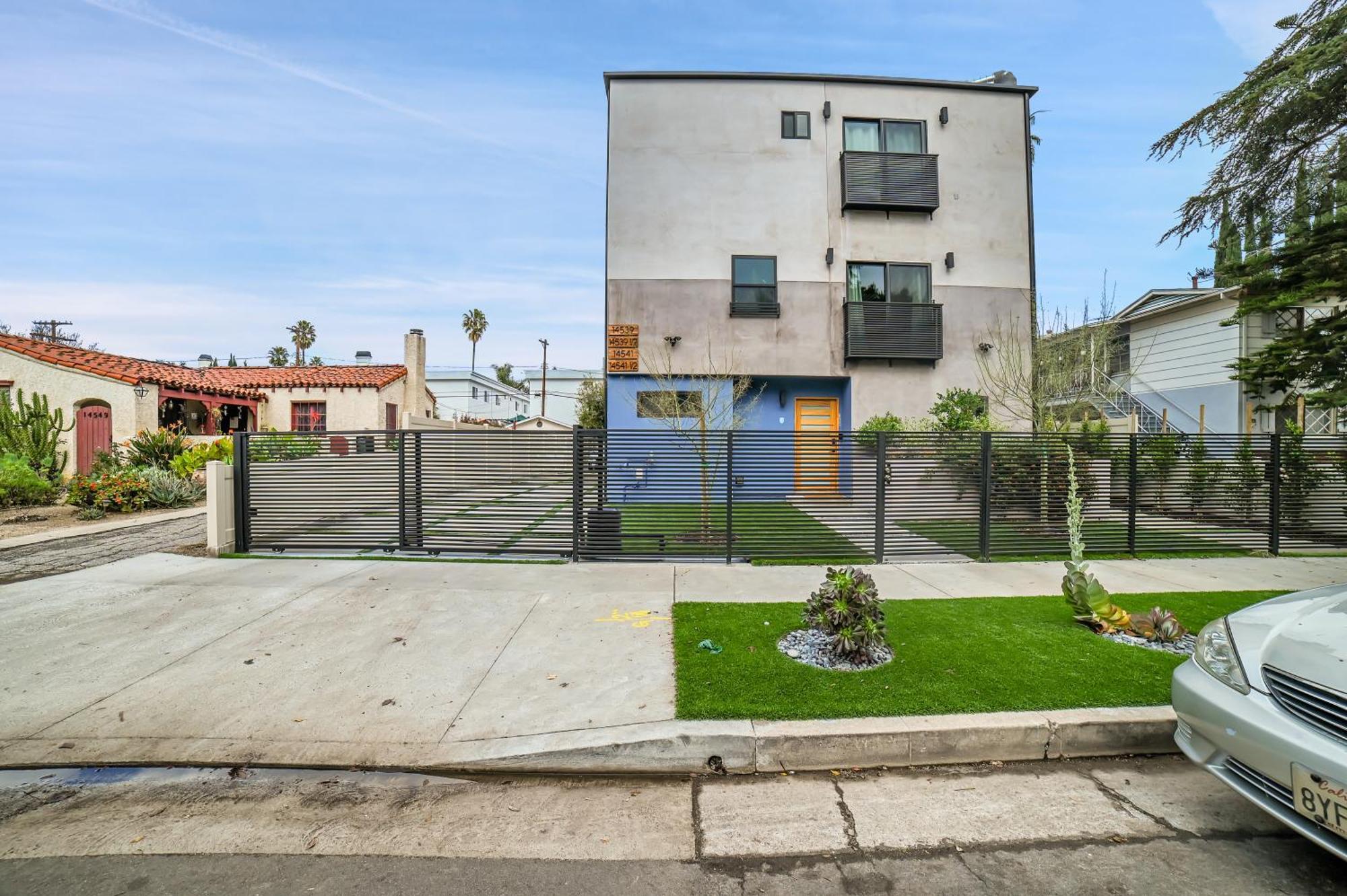 Brand New Chic-nest In Prime Location *