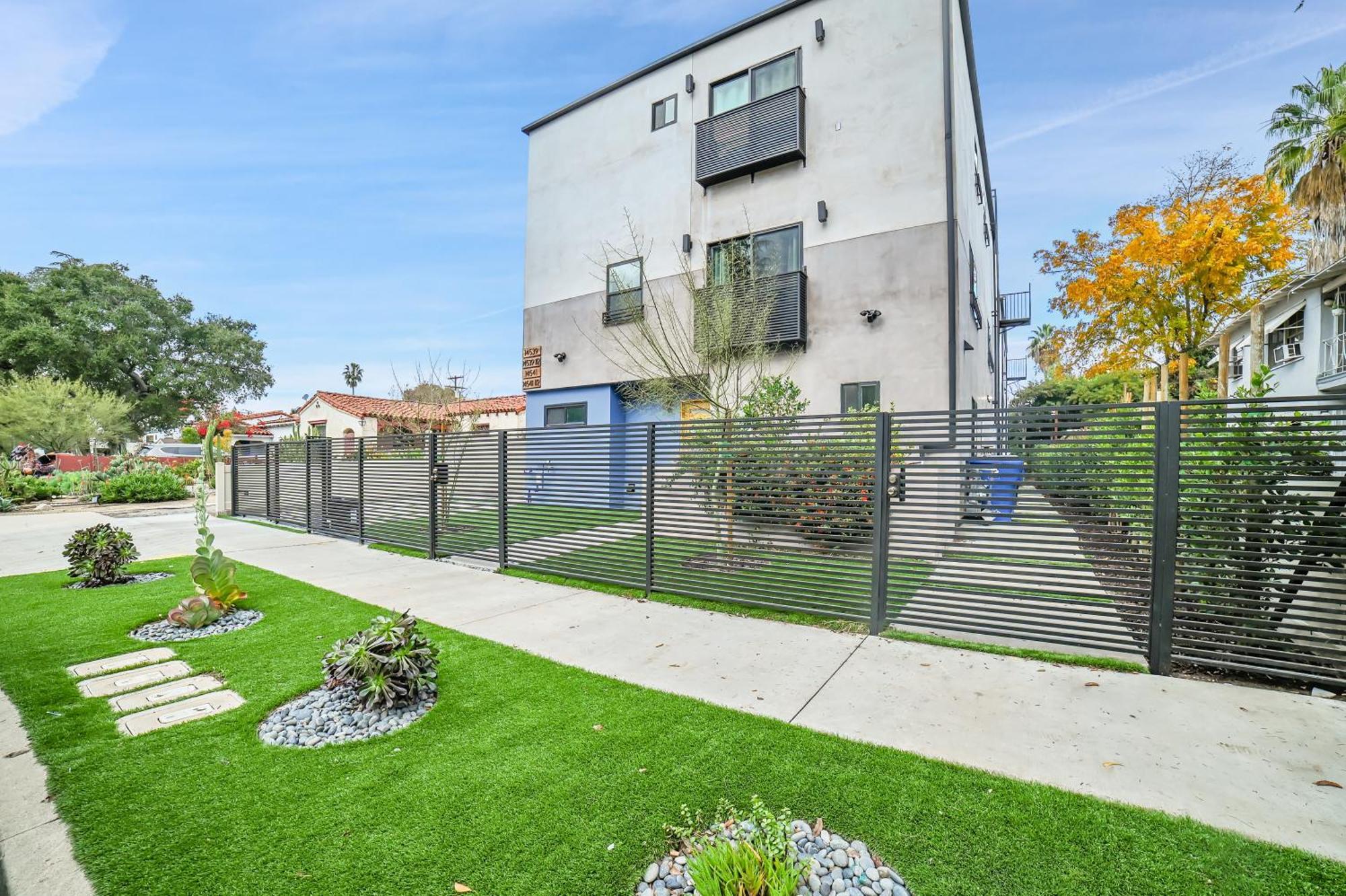 Brand New Chic-nest In Prime Location