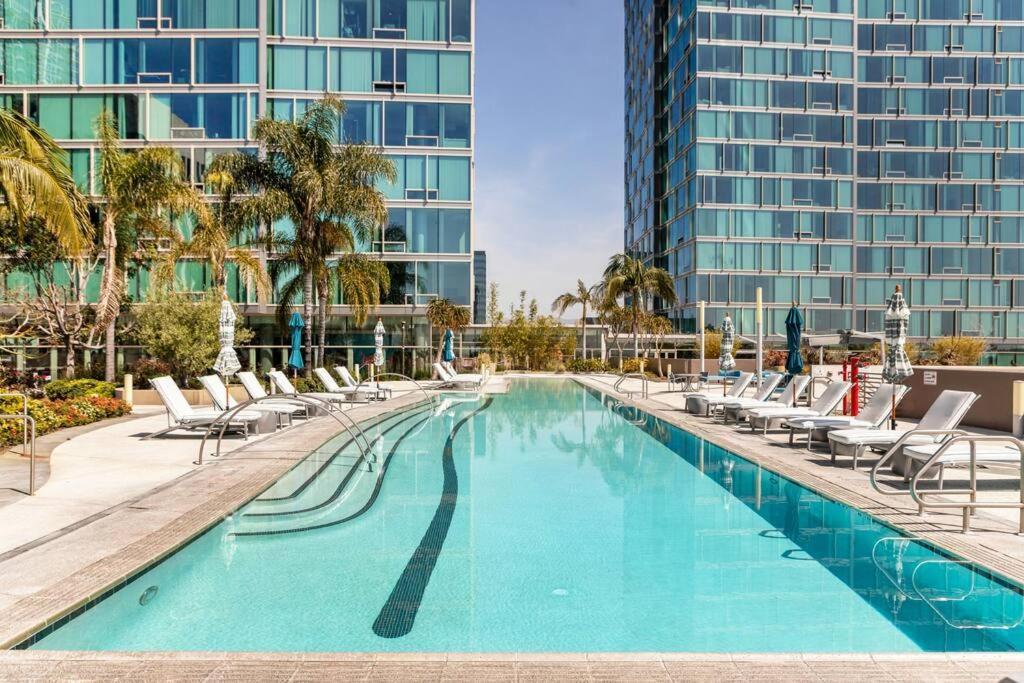 Lovely Upscale High Rise Private Parking & Pool Apartamento *