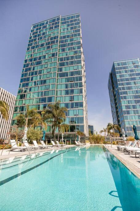 Lovely Upscale High Rise Private Parking & Pool Apartamento *