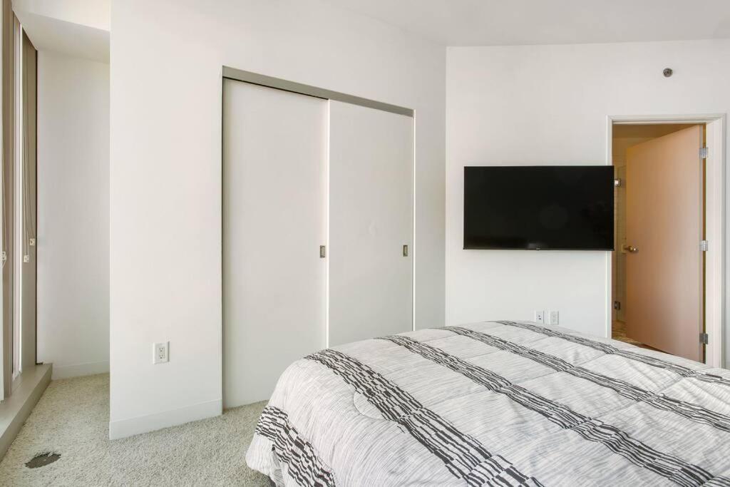 Apartamento Lovely Upscale High Rise Private Parking & Pool Los Angeles