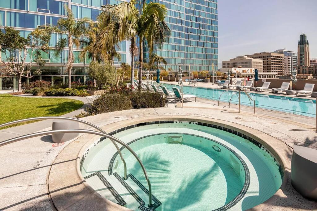 Lovely Upscale High Rise Private Parking & Pool Apartamento *