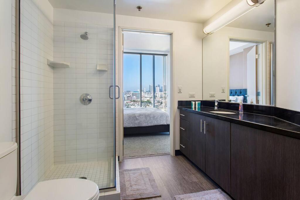 Apartamento Lovely Upscale High Rise Private Parking & Pool *