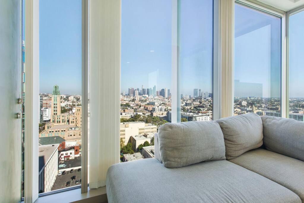 Apartamento Lovely Upscale High Rise Private Parking & Pool
