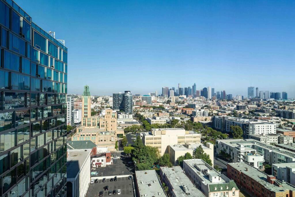Lovely Upscale High Rise Private Parking & Pool Apartamento Los Angeles