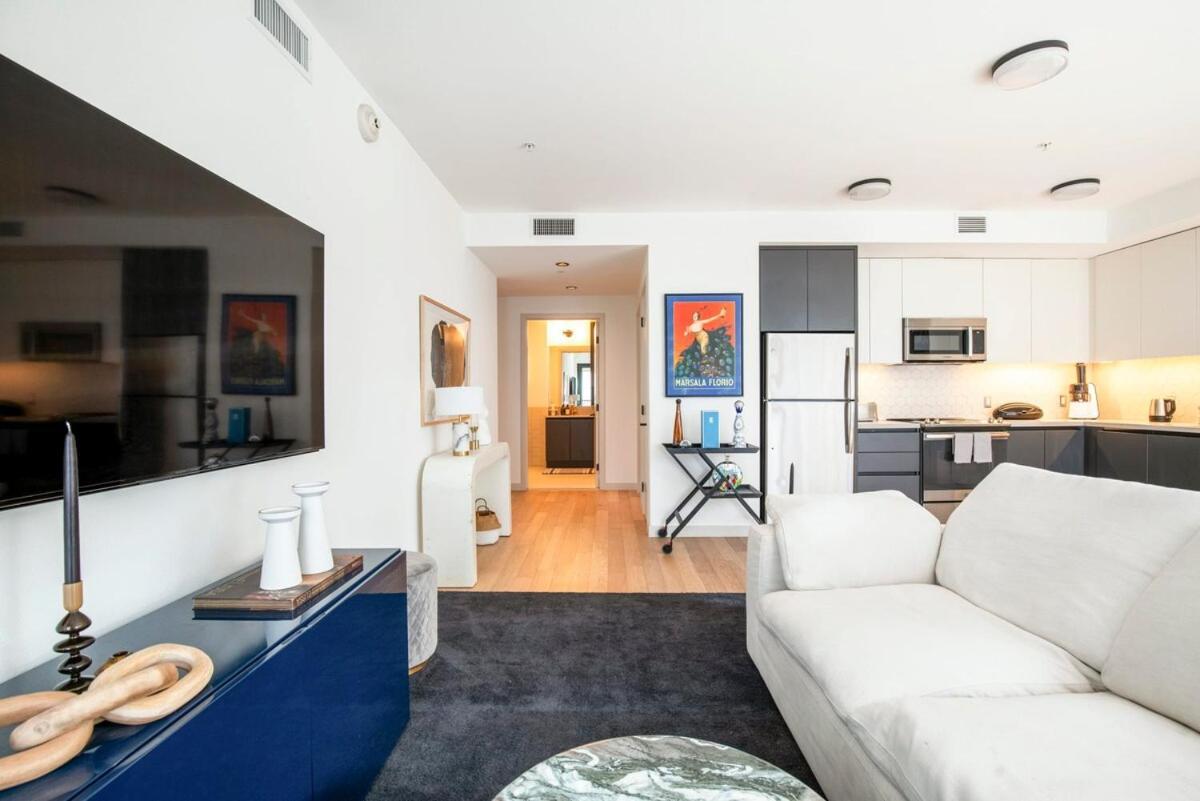 2br Vibrant Luxury *