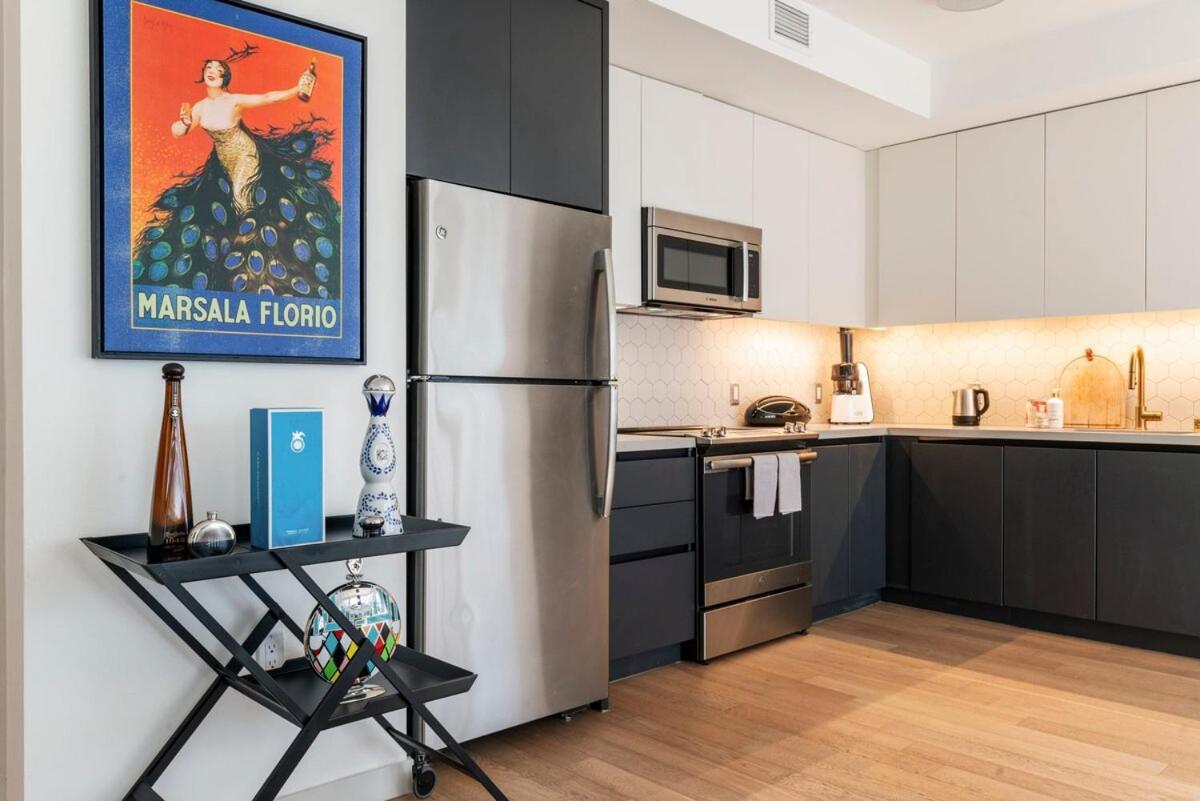 Apartment 2br Vibrant Luxury Los Angeles