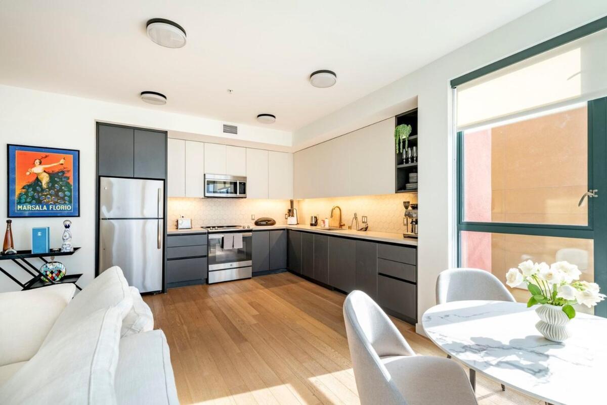 Apartment 2br Vibrant Luxury