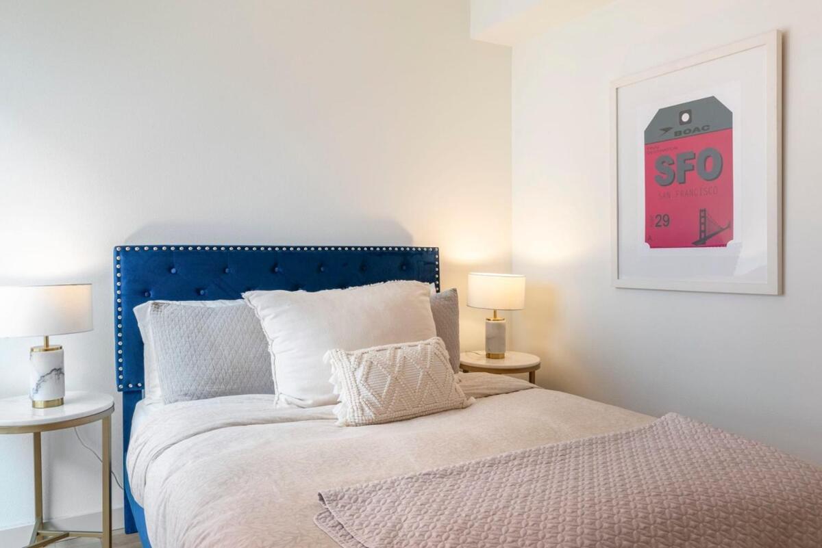 2br Vibrant Luxury Apartment *