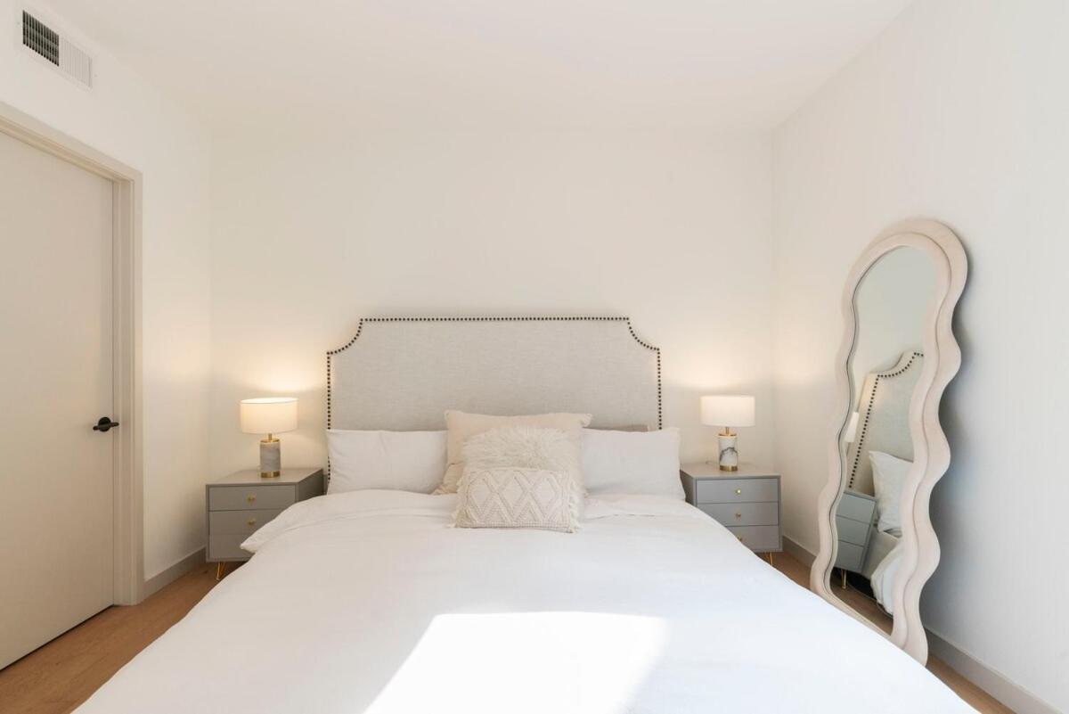 2br Vibrant Luxury