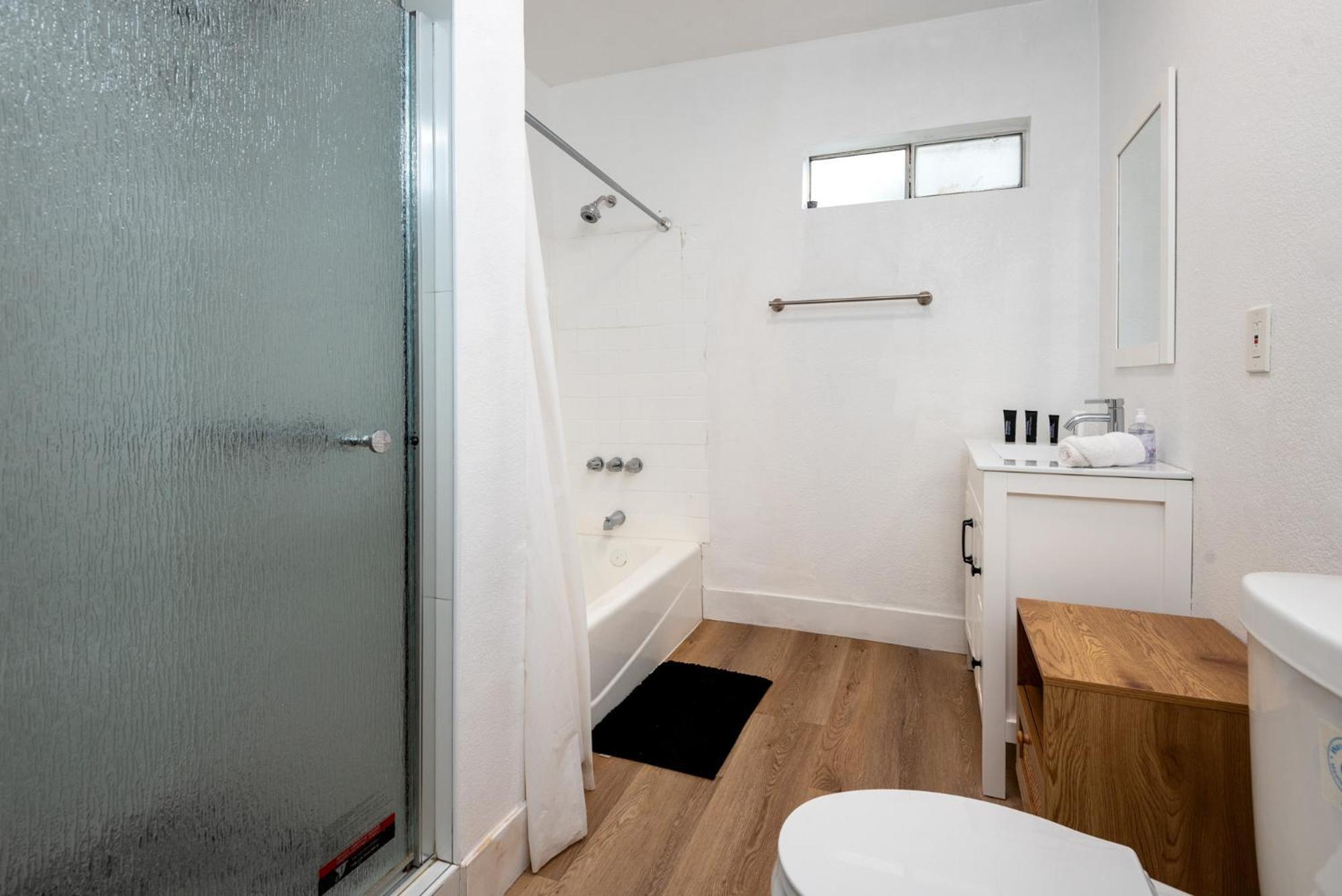 Modern 1bd In Prime Location *