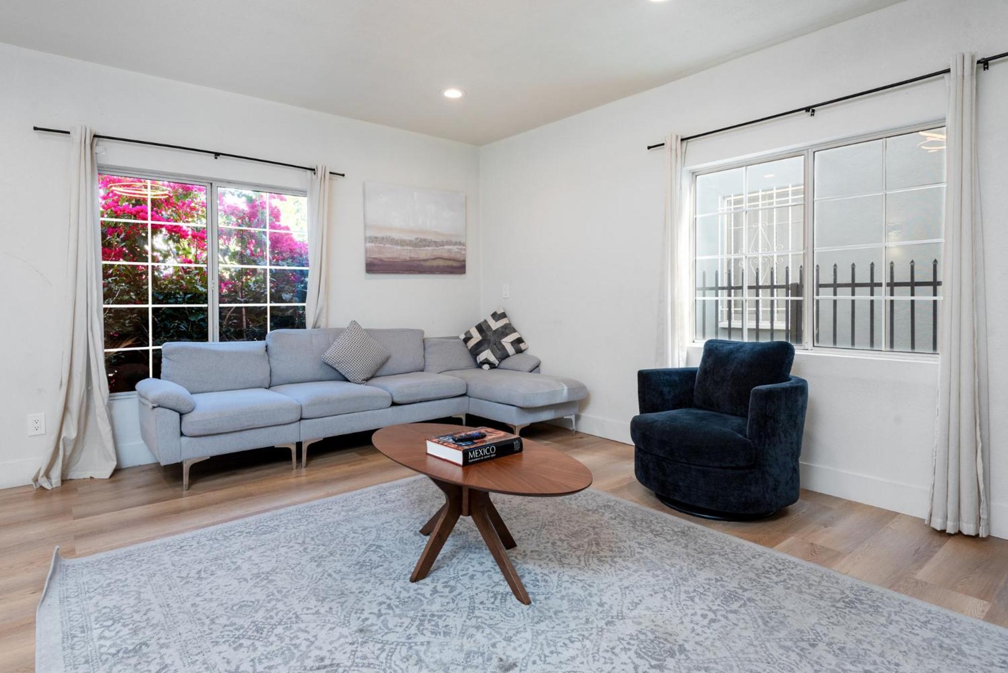 Apartment Modern 1bd In Prime Location *