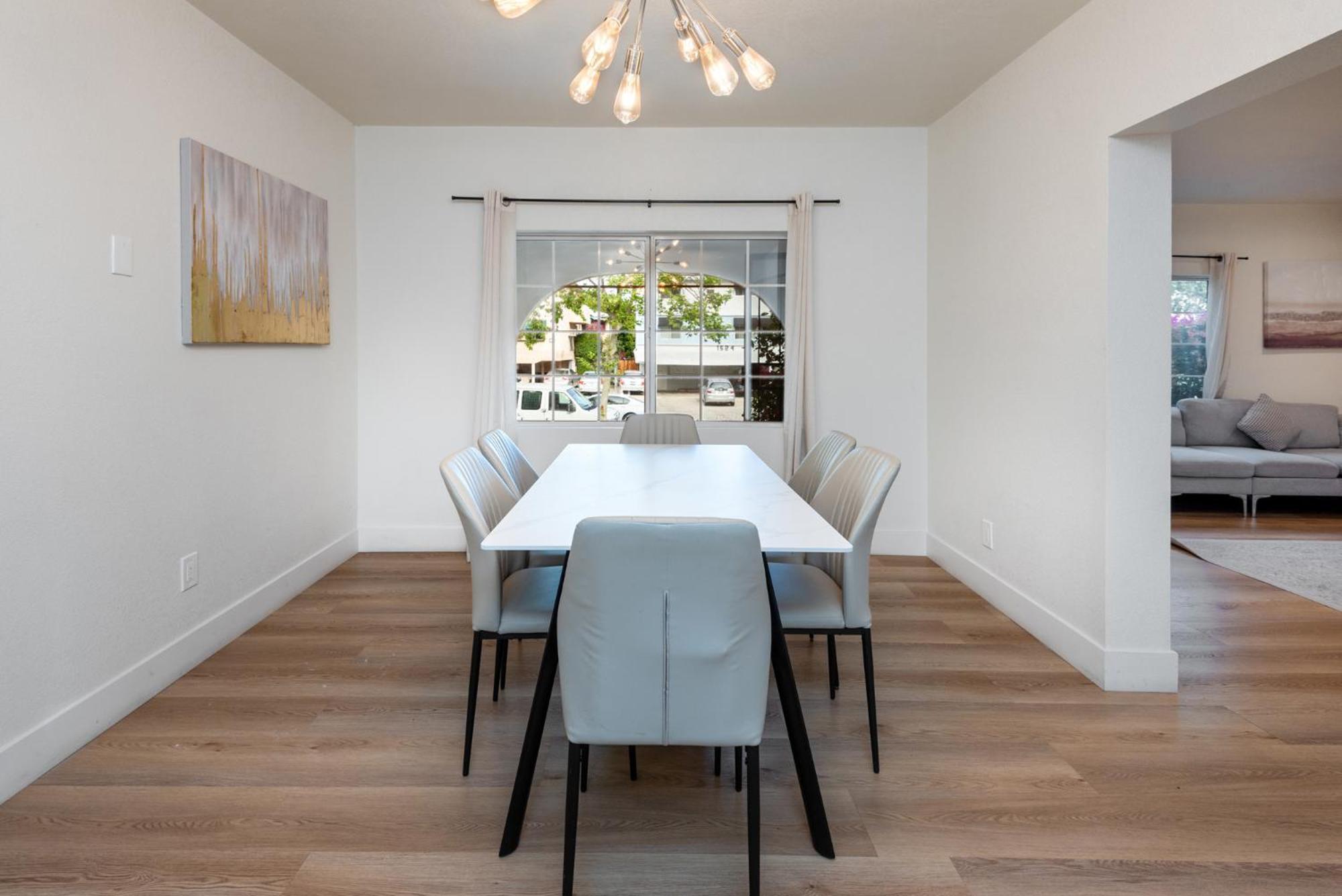 Apartment Modern 1bd In Prime Location