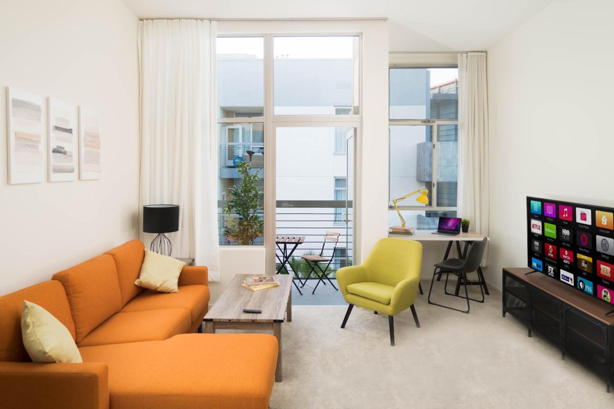 Apartment Luxury, Hollywood Walk Of Fame