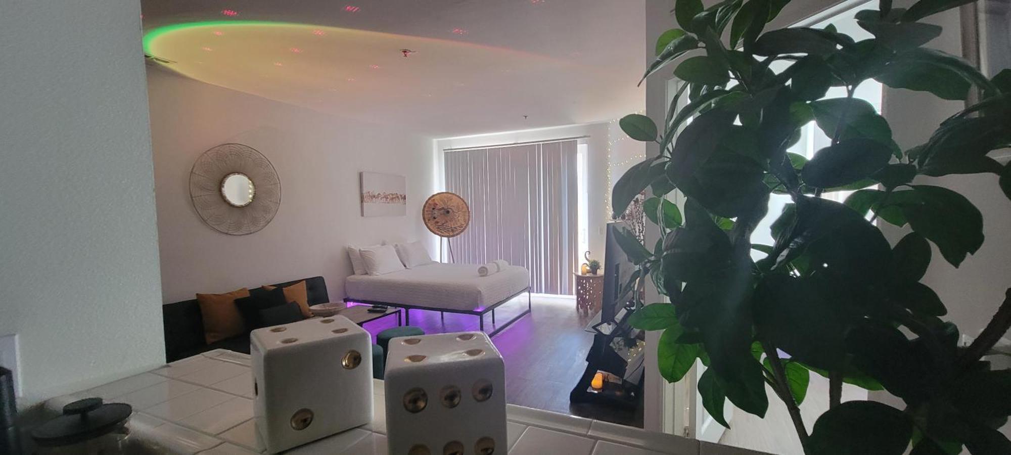 Exclusive In Mdr-venice With Pool, Gym & Hottub Apartment Los Angeles