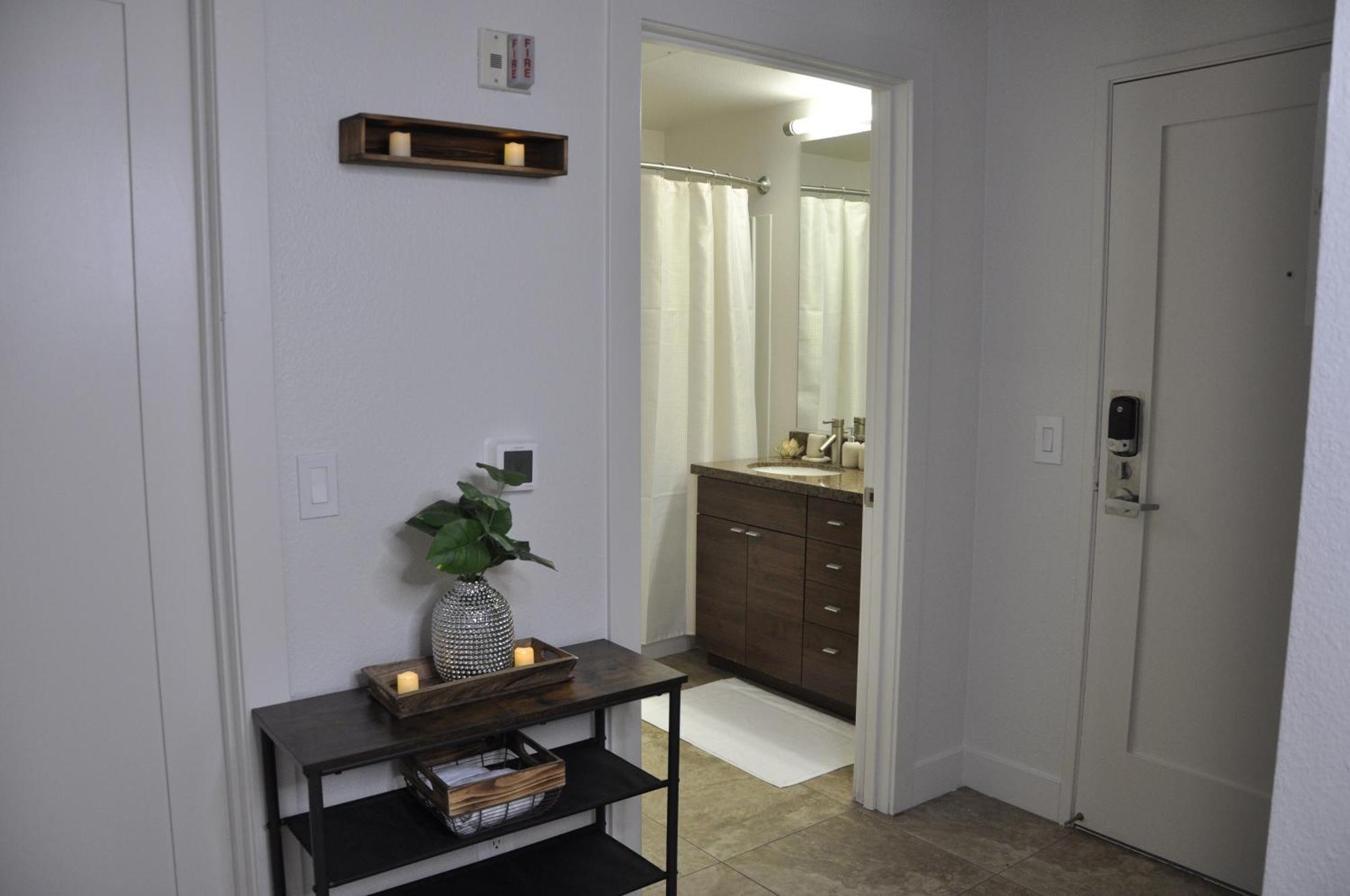 Exclusive In Mdr-venice With Pool, Gym & Hottub Apartment Los Angeles