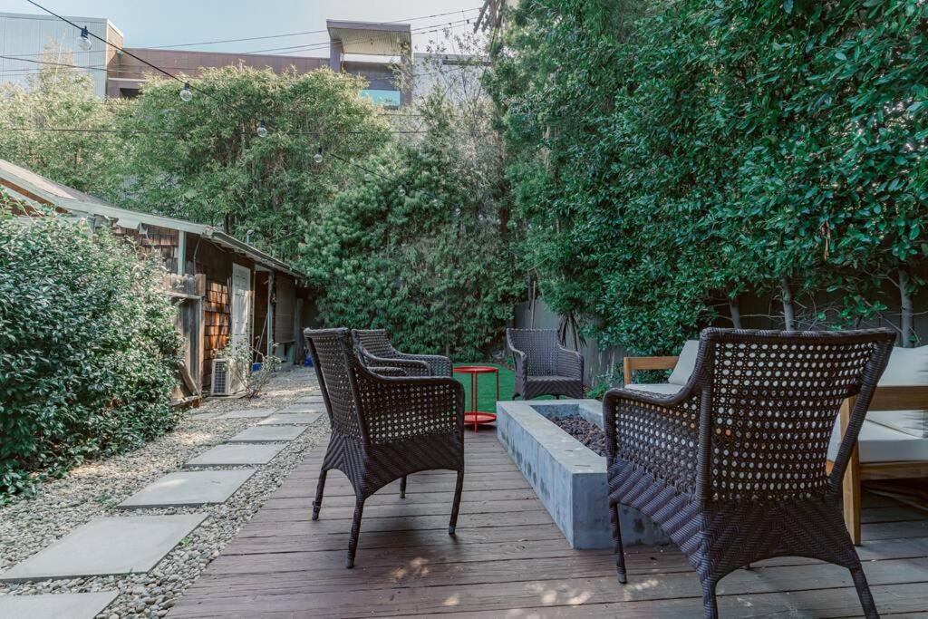 Holiday home Cozy 3 Bedroom Hollywood Home- Quick Walk To Tourist Spots!