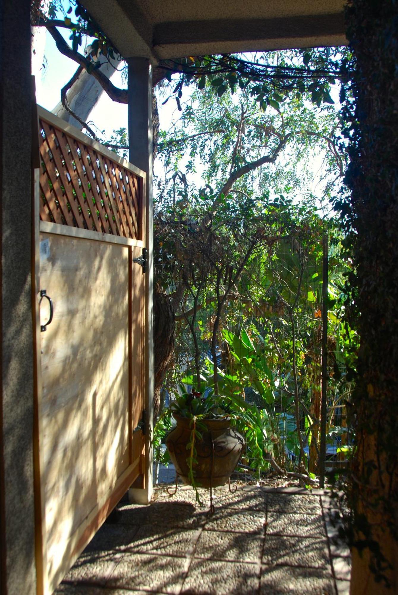 Universal Studios-hollywood Hills Guest With King Bed Guest house Los Angeles