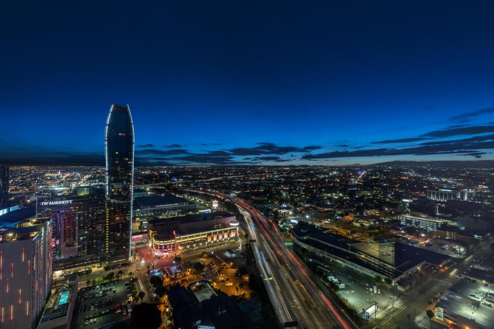 Lavish High-rise 2bed In The Hearth Of Downtown La Los Angeles