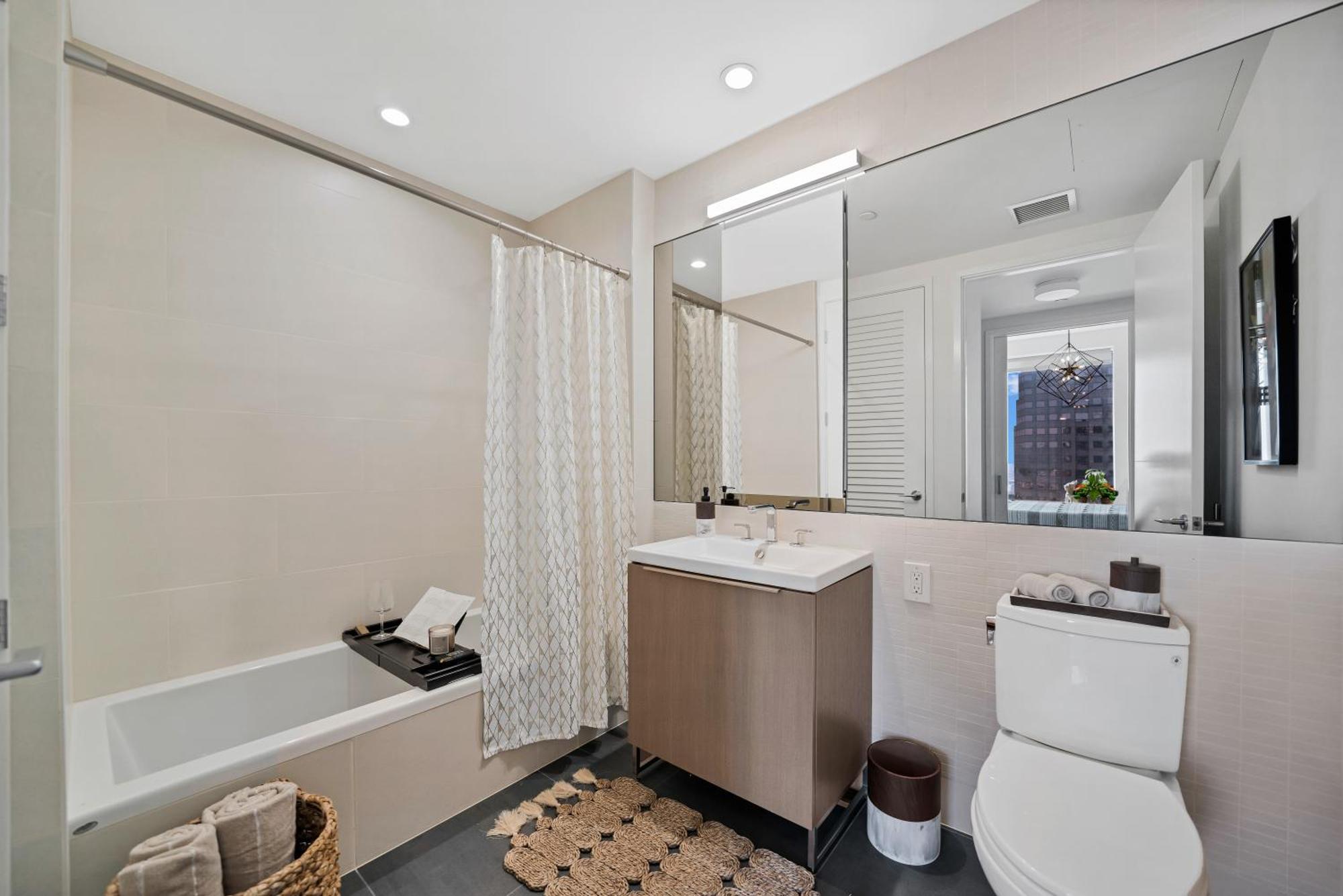 Lavish High-rise 2bed In The Hearth Of Downtown La Los Angeles