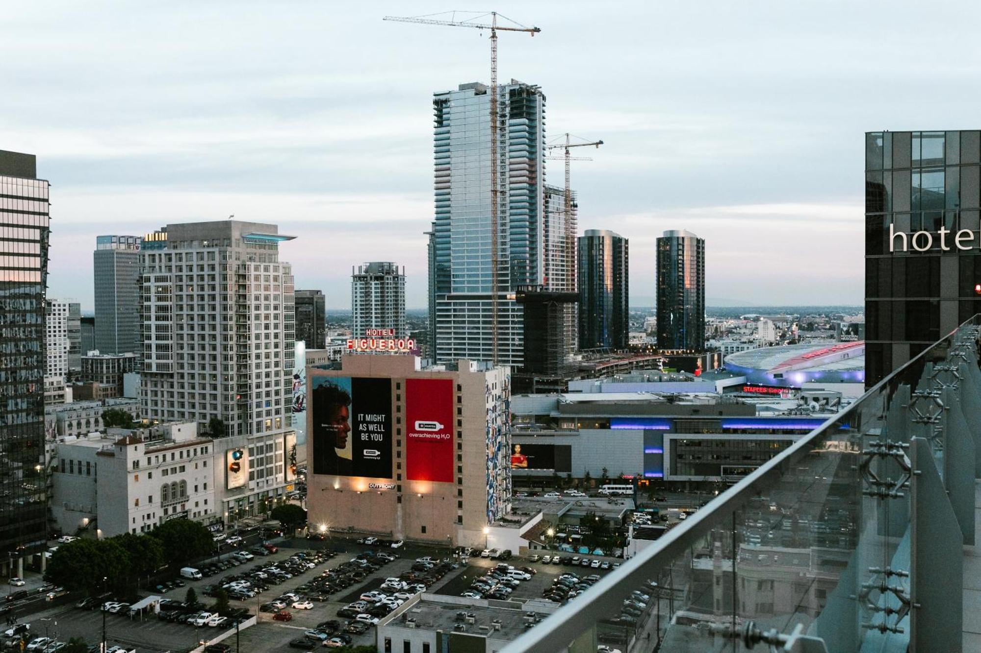 Lavish High-rise 2bed In The Hearth Of Downtown La