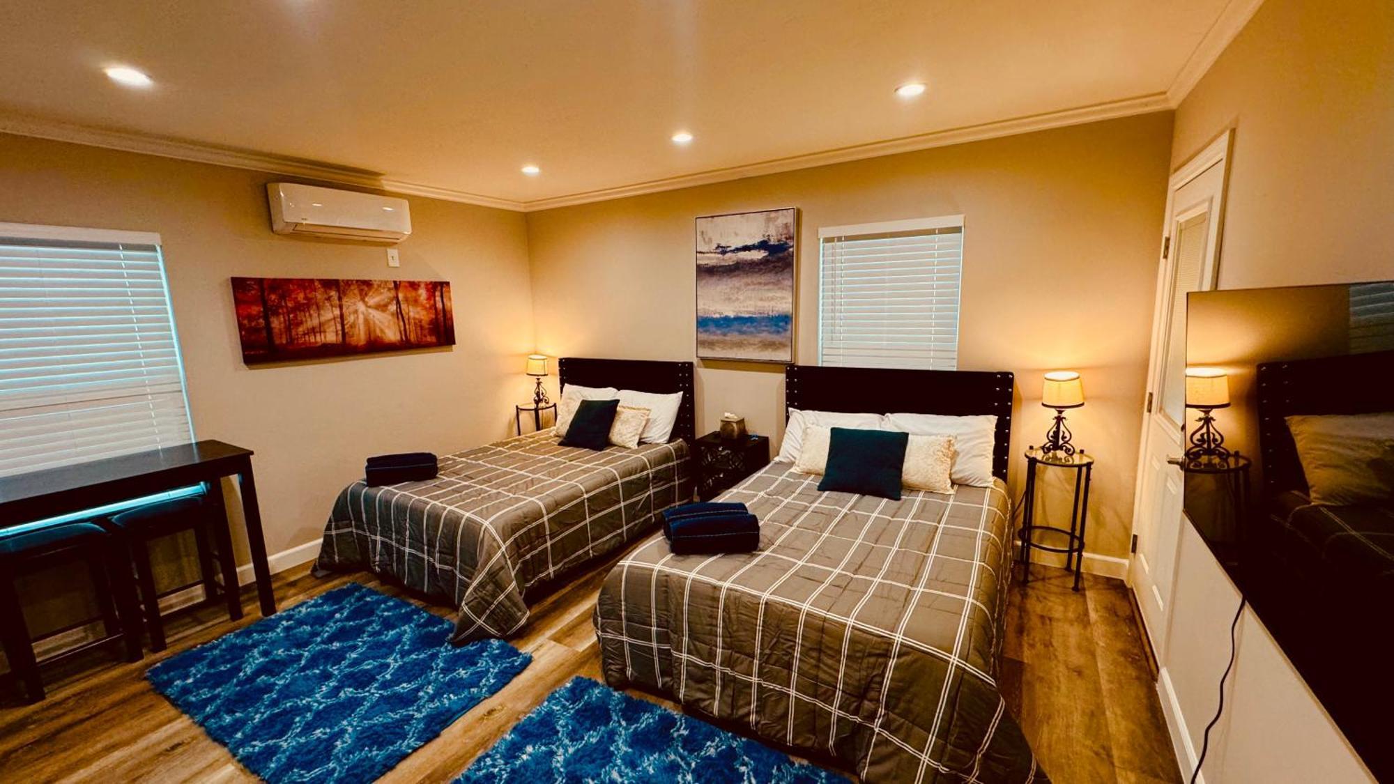 Angeles Guest house *