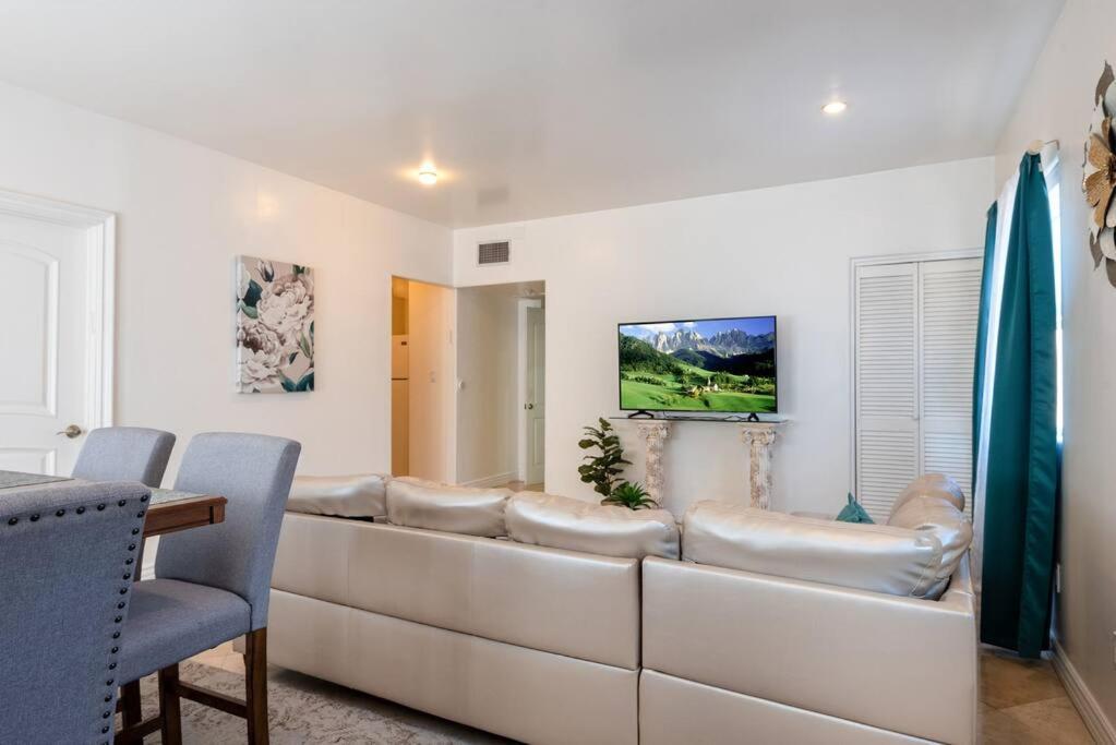 Apartment Luxe In Beverly Hills Sleeps 6