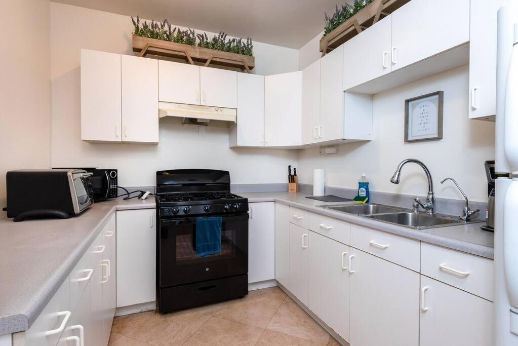 Luxe In Beverly Hills Sleeps 6 *