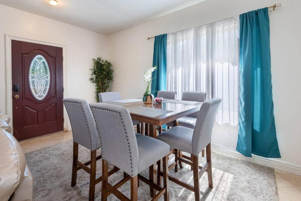 Luxe In Beverly Hills Sleeps 6