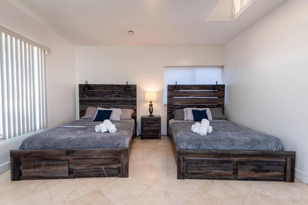 Luxe In Beverly Hills Sleeps 6 Apartment *