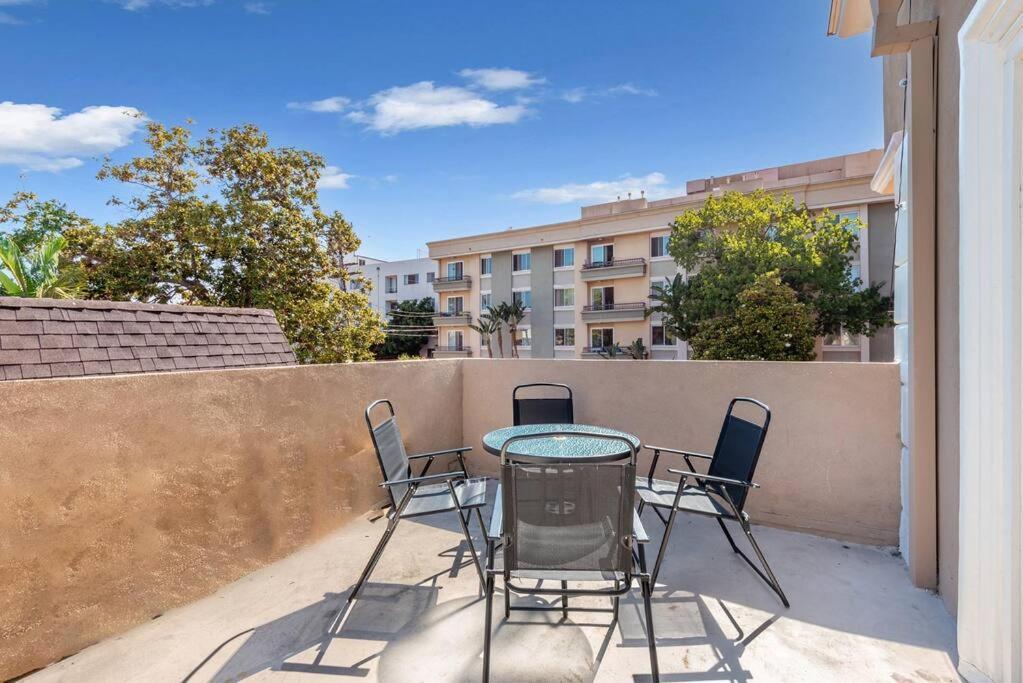 Luxe In Beverly Hills Sleeps 6 Apartment Los Angeles