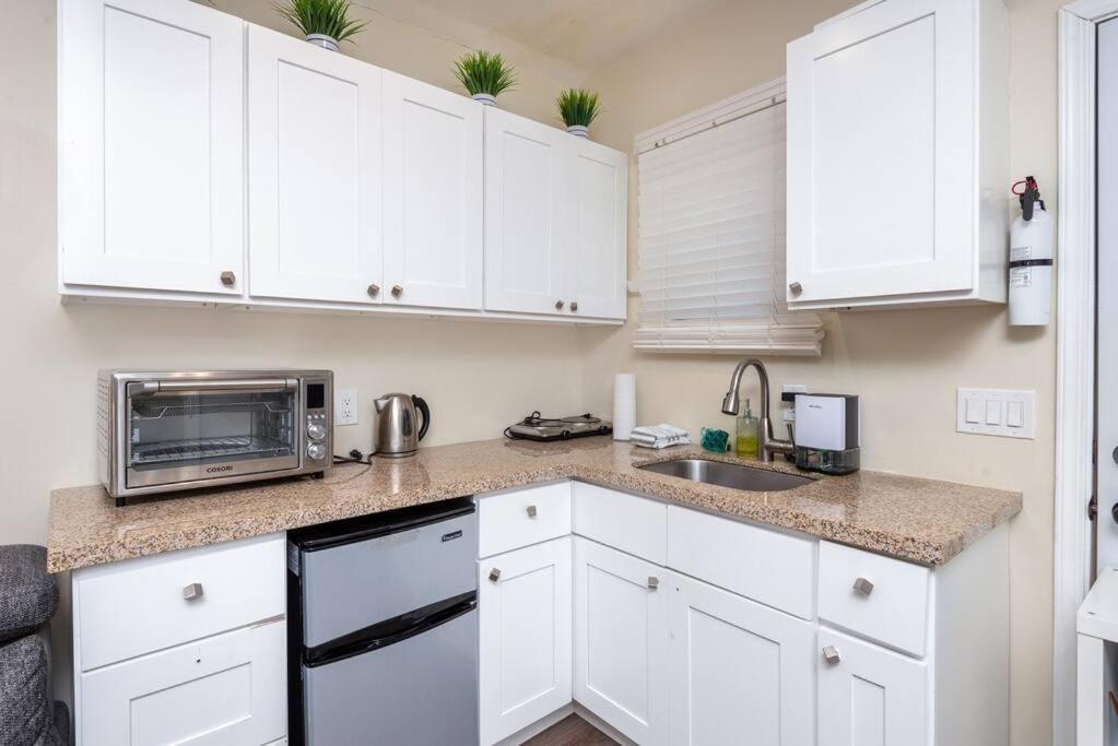 Serene 1br House: Explore La's Holiday home