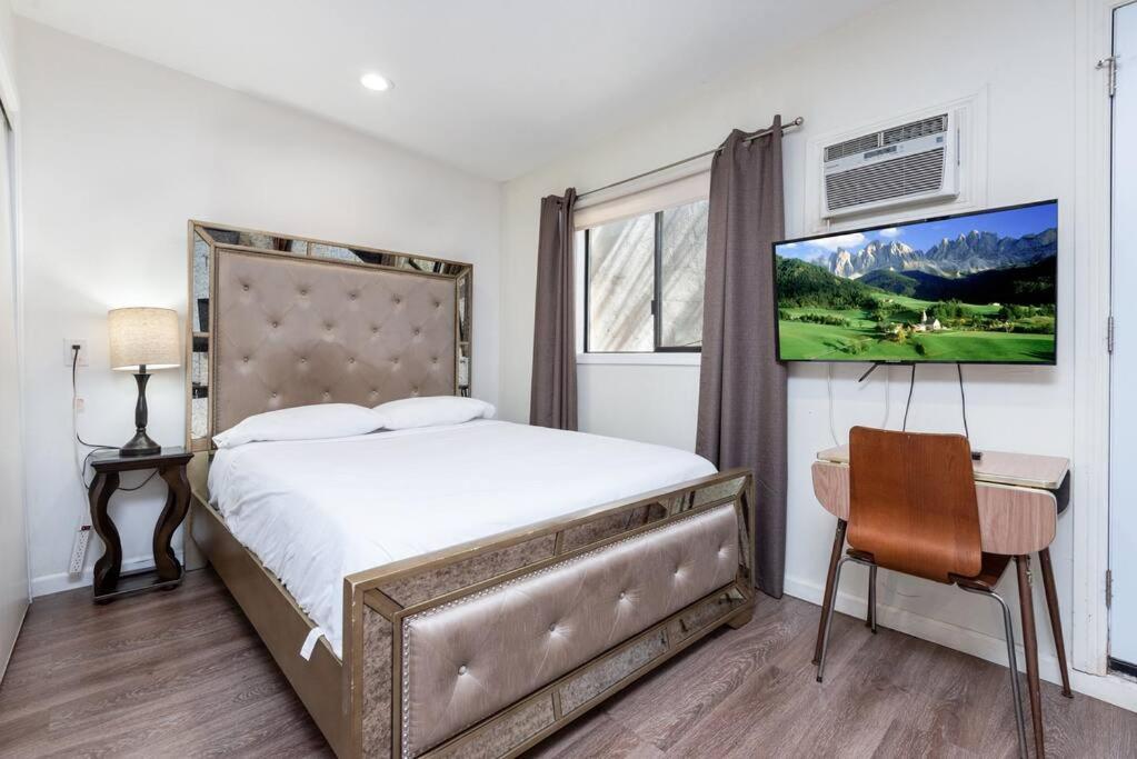 Serene 1br House: Explore La's *