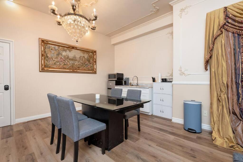 Apartment Lavish 2-bedroom In La! *